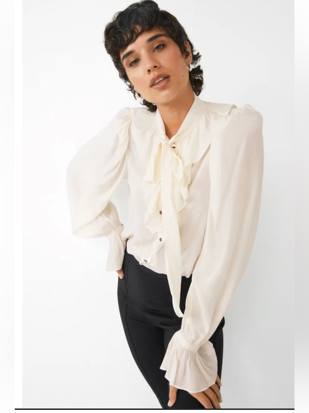 Anthropologie &Other Stories Ruffled Tie Neck Blouse in Cream Size 4